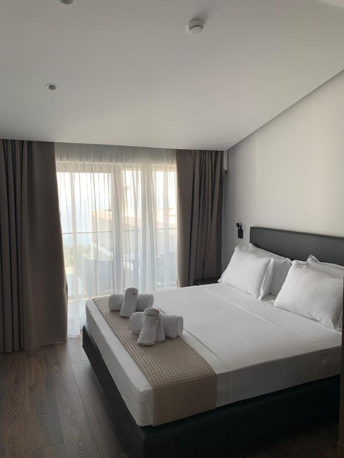 Black Diamond Hotel ديرمي المظهر الخارجي الصورة