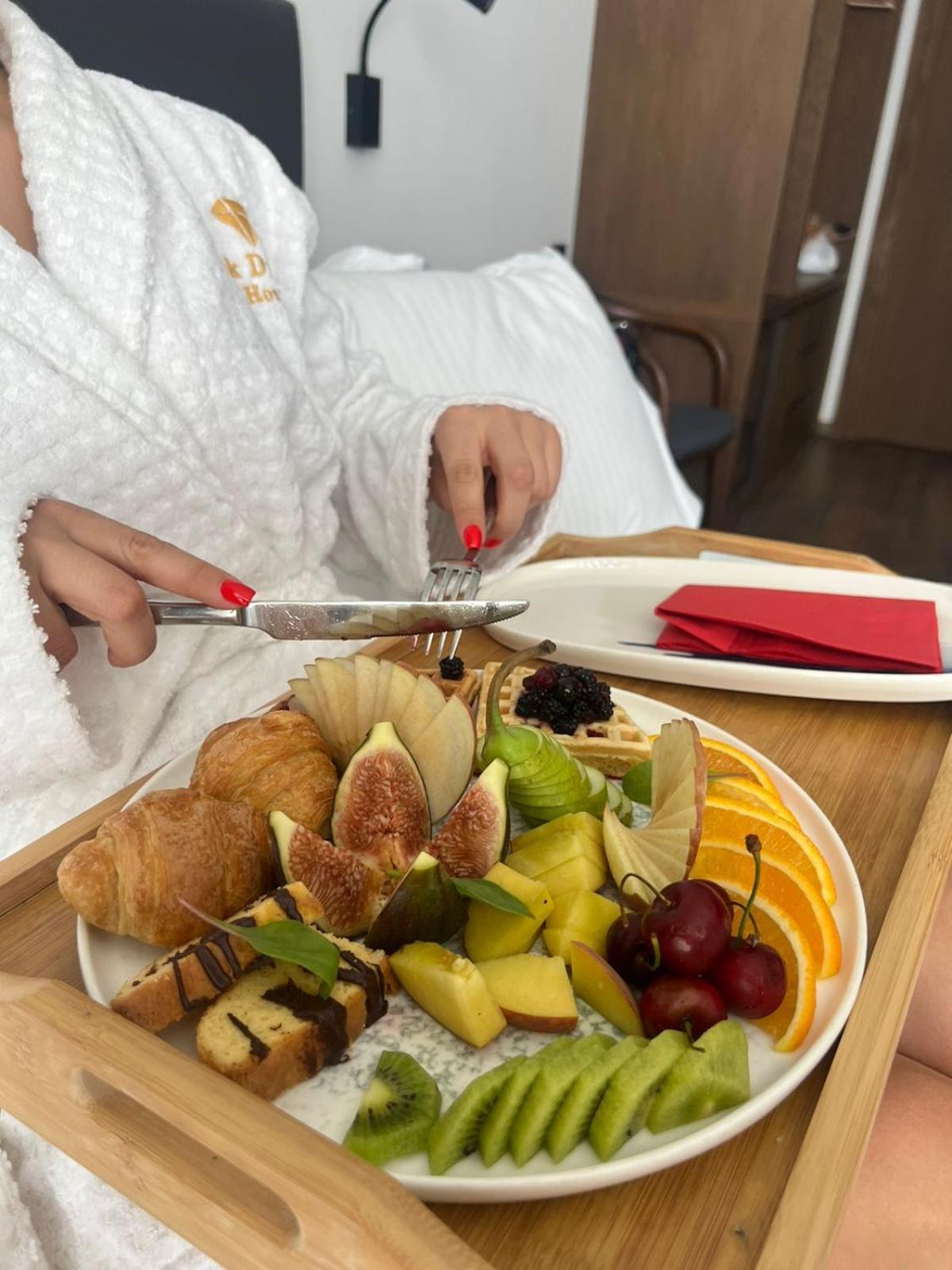Black Diamond Hotel ديرمي المظهر الخارجي الصورة