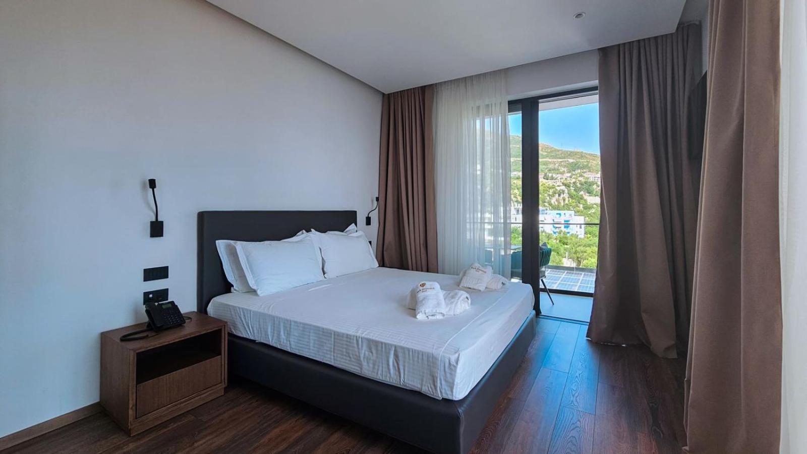 Black Diamond Hotel ديرمي المظهر الخارجي الصورة